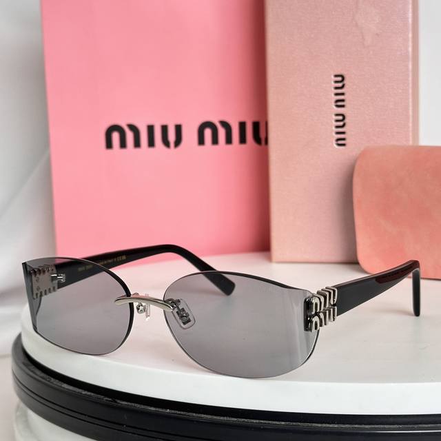 Miu M*Model: Mu110Av Size：63口17-130