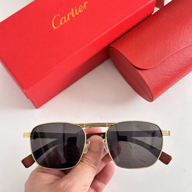 折叠 Cartier Mod:Esw00659 Size:54-22-145