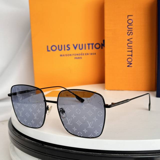 Louis Vuitto*Model：Z1917Usize：59口19-140