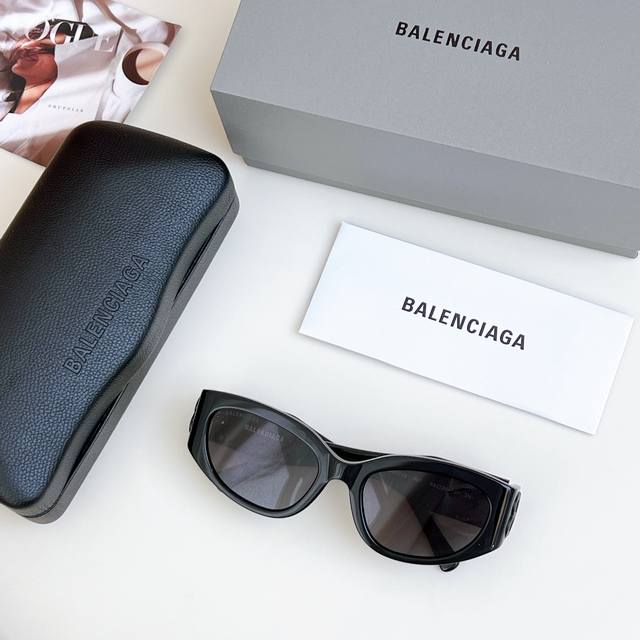 Balenciaga 新品小码来了 潮人必备凹造型墨镜 Mod：Bb0324 Size：55口20-135