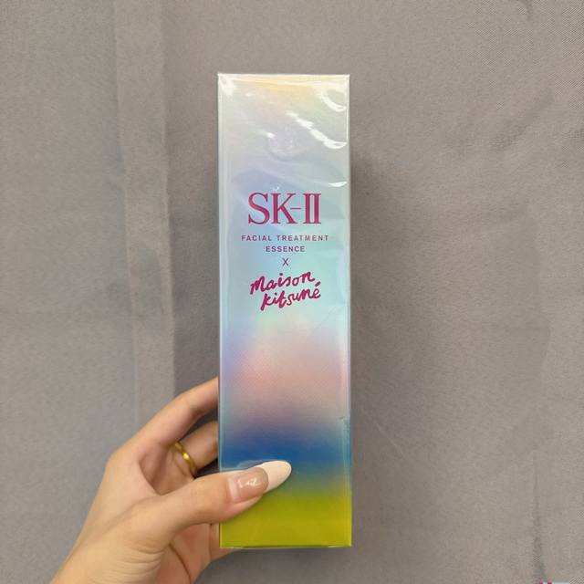 Sk粉狐狸神仙水230Ml实拍现货sk2粉狐狸限定神仙水230Ml，粉色小狐狸限定款哦~长期用真的会让你皮肤变很好，毛孔也变小，Sk-Ii神仙水，28天，肌肤焕