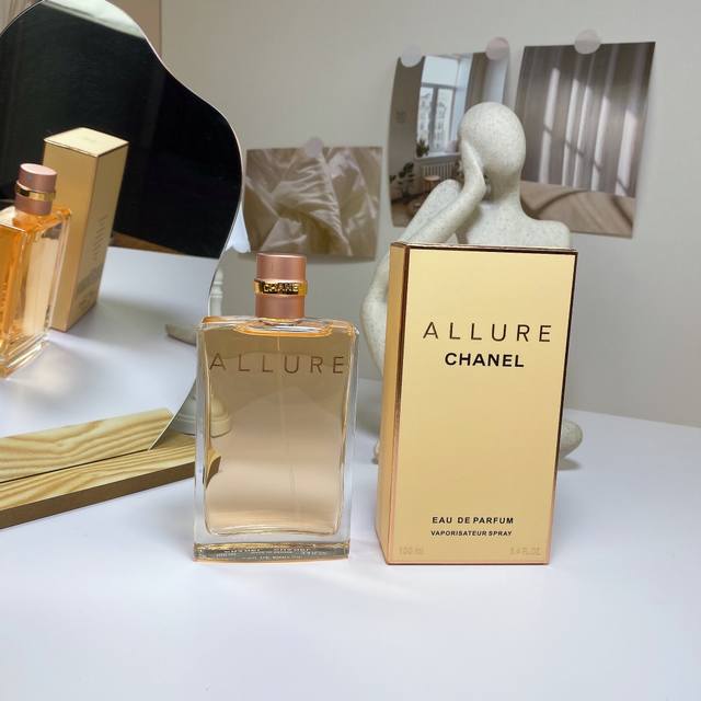 125306香奈儿魅力运动女士100Ml！ Chanel Allure, 1996 香调：花香调 前调：柠檬 橘子 百香果 桃子 香柠檬 中调：忍冬 茉莉 木兰