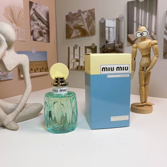 Miumiu 缪缪香水 缪缪同名女士透明蓝色黄盖100Ml 香 调：花香调 前调：铃兰、香柠檬、柠檬 中调：茉莉、玫瑰、绿叶、黑加仑、桃子 尾调：亚基戛纳木、麝