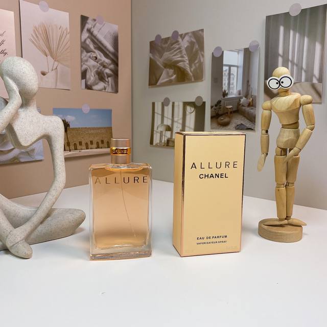 香奈儿魅力运动女士淡香水100Ml Chanel Allure, 1996 香调：花香调 前调：柠檬 橘子 百香果 桃子 香柠檬 中调：忍冬 茉莉 木兰 小苍兰