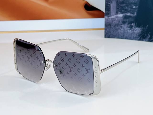 Louis Vuitton Model ：Z1994U Size ：57-13-145