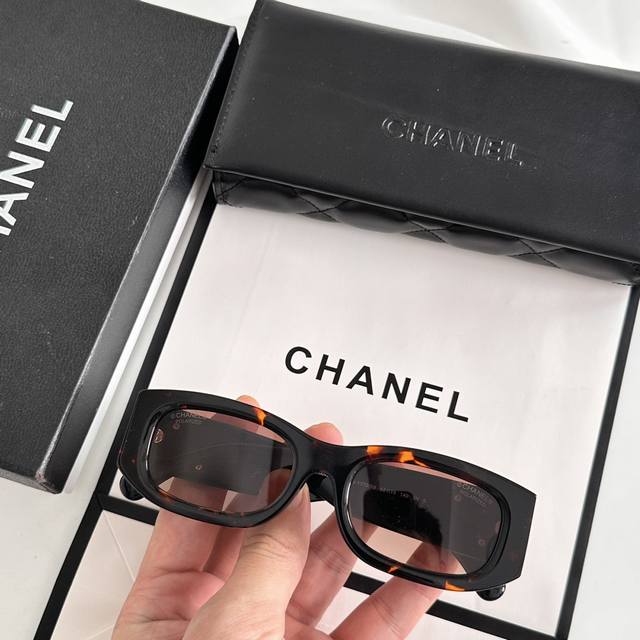 模特图 Chanel 高版本 Model： 5525 Size：52-19-140 官网原版1:1拼色