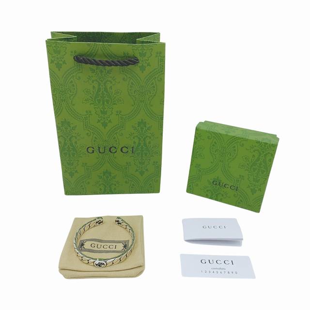 Gucci 古驰 互扣式双g宽版-手镯开口镯-复古做日-银饰，Top Gucci手镯热销榜，互扣式双g宽版手镯-官网在售价 ,785Rmb-款号661528 J