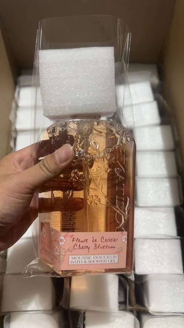 一比一 私模具，全对版对版喷头 欧舒丹樱花身体乳500Ml 欧舒丹樱花沐浴露500Ml