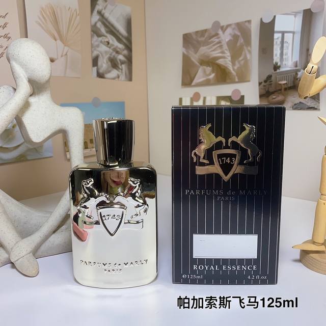 一比一 玛丽之香帕加索斯飞马1 Ml Parfums De Marly Pegasus,2011 香调:馥奇东方调 前调:天芥菜孜然香柠檬 中调:杏仁薰衣草茉莉