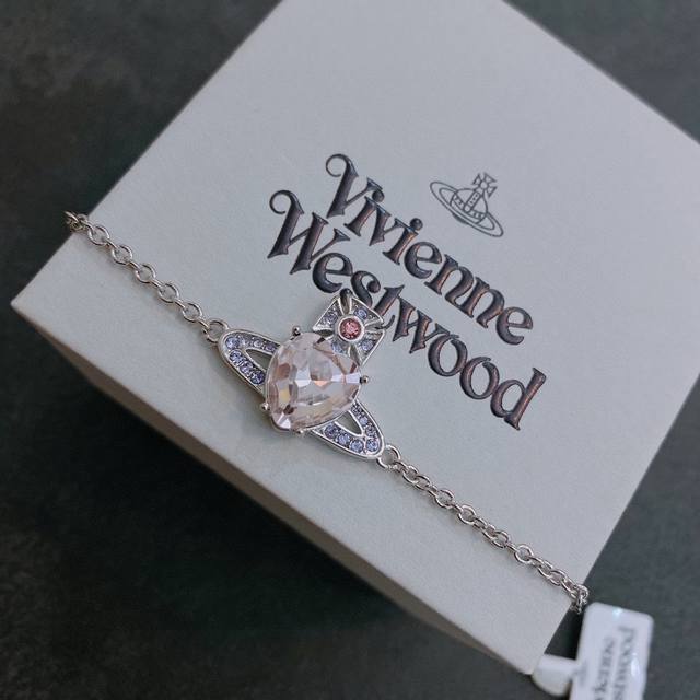 Vivienne Westwood西太后薇薇安土星手链！英国时装设计师，时装的朋克之母！时尚潮流风格，品质强大，超美的设计！简约大气刺绣logo精致这个款不用担