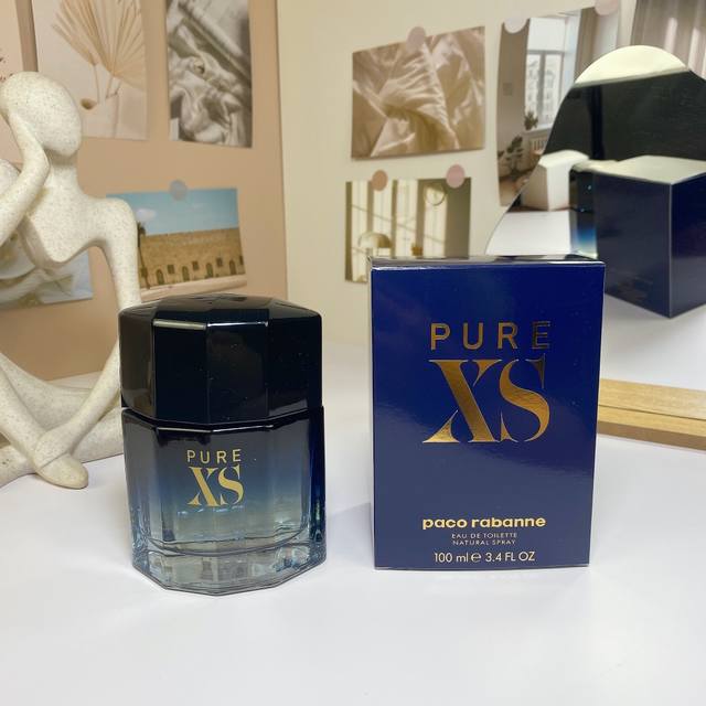 Paco Rabanne 帕高 精纯xs男士精装淡香水 Edt 100Ml 香水香调:辛辣馥奇香调 前调：生姜，绿叶，百里香，香柠檬，葡萄 柚 中调：香草，肉桂