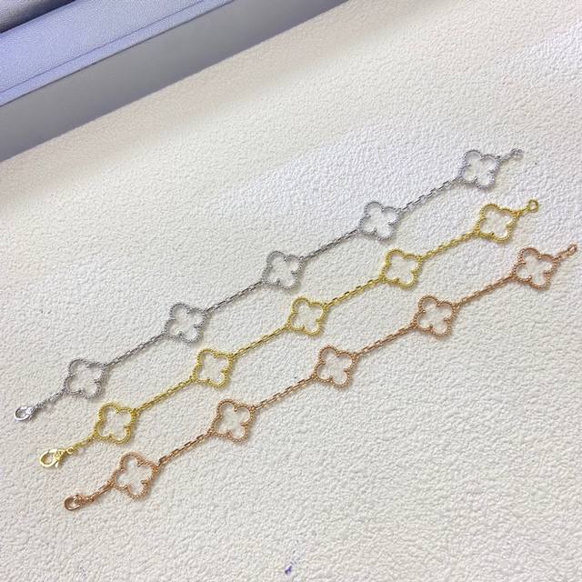 Vca 圣诞限量版 水晶 四叶草 五花透明手链 德国进口材质电镀厚金 超精工打造 超级无敌美腻 电镀厚金 白金 玫瑰金 黄金色 手链