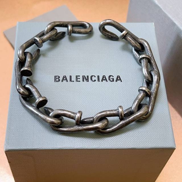 原单货新品 巴黎世家 Balenciaga手链专柜一致巴黎世家手链 男士火爆款出货 设计独特 前卫 男士必备！