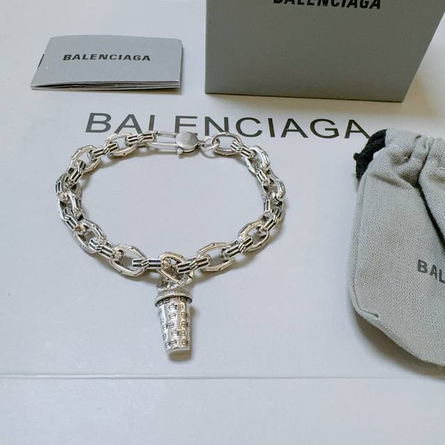 原单货新品 巴黎世家 Balenciaga手链专柜一致巴黎世家手链 男士火爆款出货 设计独特 前卫 男女必备！码数16-25Cm