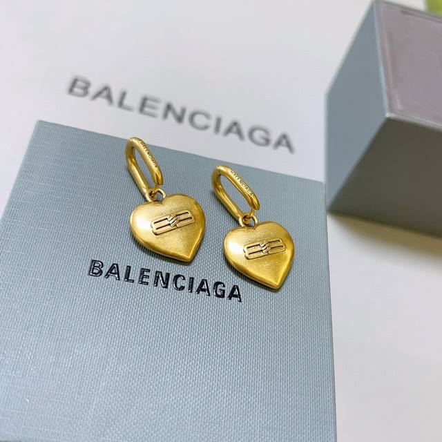 Balenciaga 巴黎世家耳钉 王炸系列 专柜同步 更新 简约圈口叠加造型耳环 经典造型搭配 设计感十足 搭配衣服绝绝子