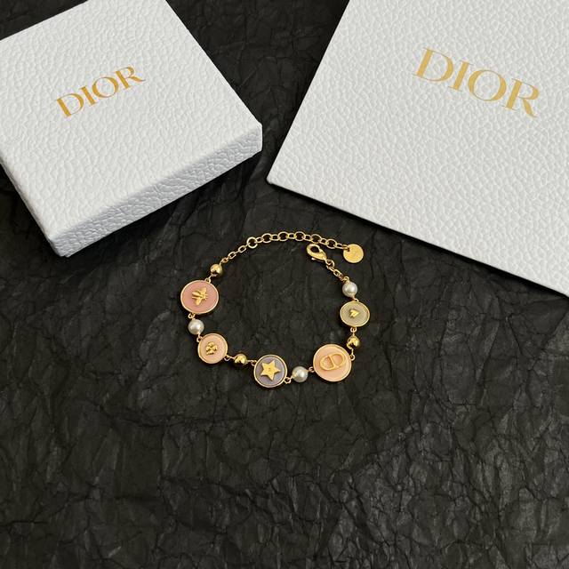 Dior 迪奥 手链 精选原版一致 黄铜材质 甜美气质高雅。