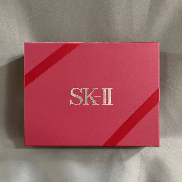 Sk专柜礼盒男士四件套.实拍现货Skii Sk2专柜版礼盒男士四件套，最新超值Sk-Ii4件套装，内容包括：男士神仙水230Ml+磨砂红灯泡50Ml+滋润面霜新