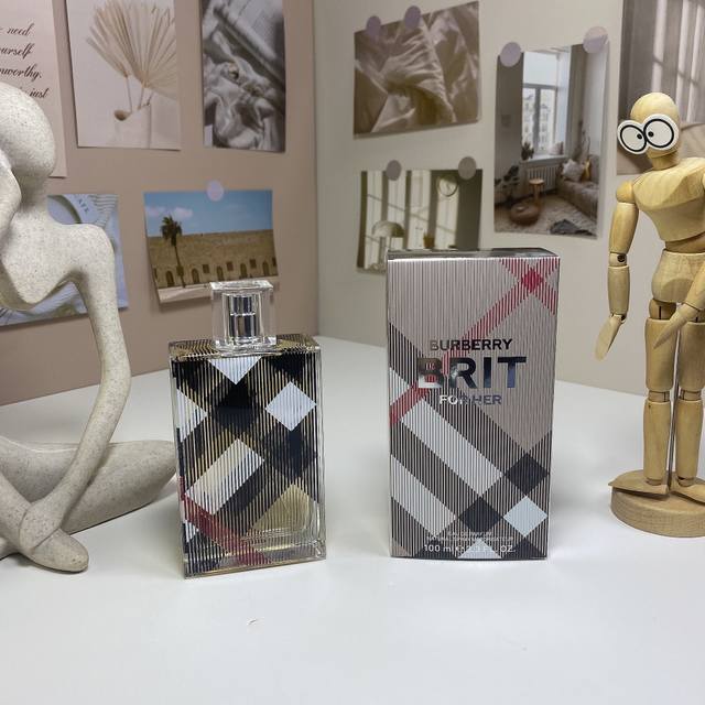 巴宝莉英伦风格女士淡香精100Ml Burberry Brit For Her Eau De Parfum, 2003 品牌：博柏利 调香师：Nathalie