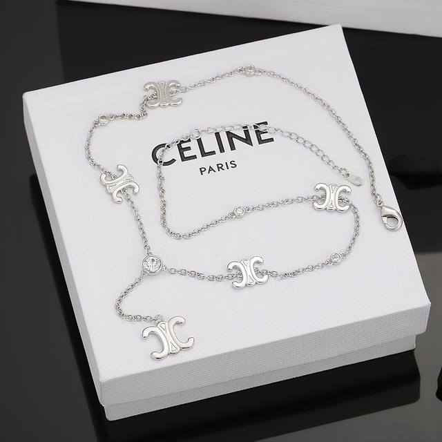 Celine 赛琳新款Preclous新品 项链 简单时尚款式专柜一致黄铜材质电镀18K金 火爆款出货 设计独特 前卫 美女必备款！项链