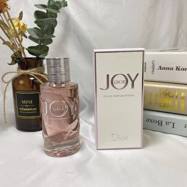 原单品质 新款迪奥Joy悦之欢女士Nt版淡香精100Ml 香调:东方型花香调 前调:香柠檬、奈若利橙花 中调:格拉斯玫瑰、茉莉 基调:零陵香豆、檀木、香草、麝