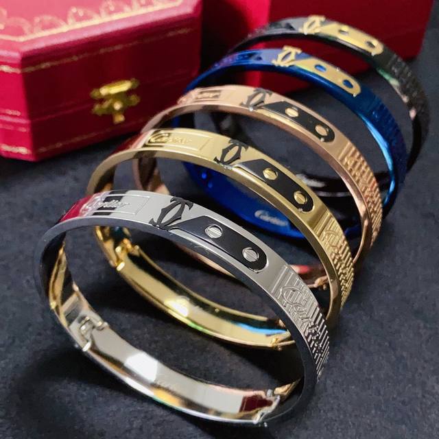 Cartier 卡地亚官网最新发布 大号男士手镯进口精钢精工保色18K高端定制顶级工艺 专柜Logo刻字清晰 360度无死角！全新的窄版设计 更显精致～如此美物