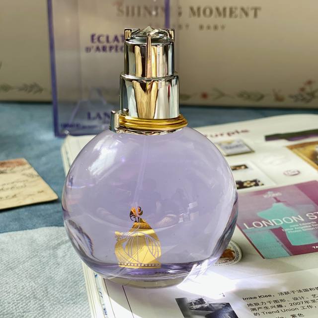 原单品质 Lanvin 浪凡光韵女士Edp浓香水 100Ml 花果香调 清新持久 香调：温柔花香调 前香：柠檬叶、紫丁香 中香：桂花、红牡丹、紫藤花、蜜桃花、绿