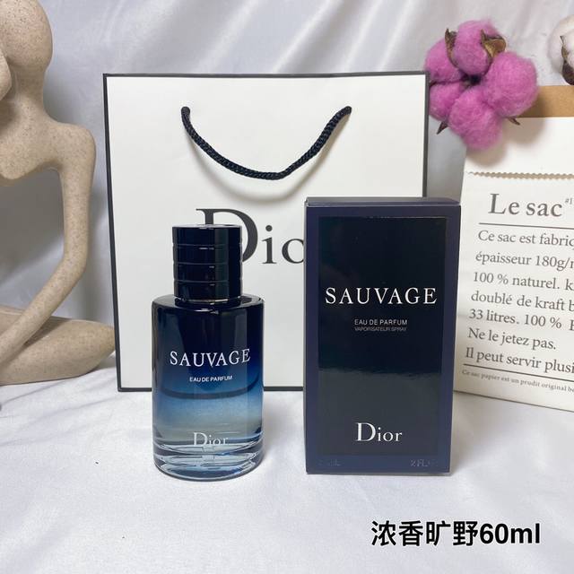 原单品质 Dior迪奥Sauvage清新之水旷野男士持久Edp浓香水60Ml 香调 东混合调 前调 苦新佛手柑，柑桔调 中调 茉轻盈茉莉及柠檬香调溷合 后味 皮