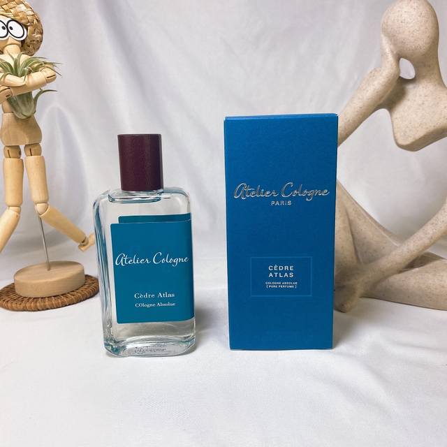 原单品质 欧珑 Atelier Cologne Cedre Atlas雪松之恋 古龙香水 100Ml 木质调 前调：香柠檬柠檬黑加仑 中调：雪松茉莉杏 后调：琥