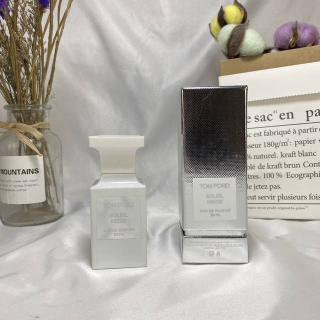 原单品质 Tom Ford Soleil Neige 汤姆福特雪映流光冰雪太阳50Ml 19新款是璀璨流光Soleil Blanc的呼应款 冬日太阳照射在雪上的