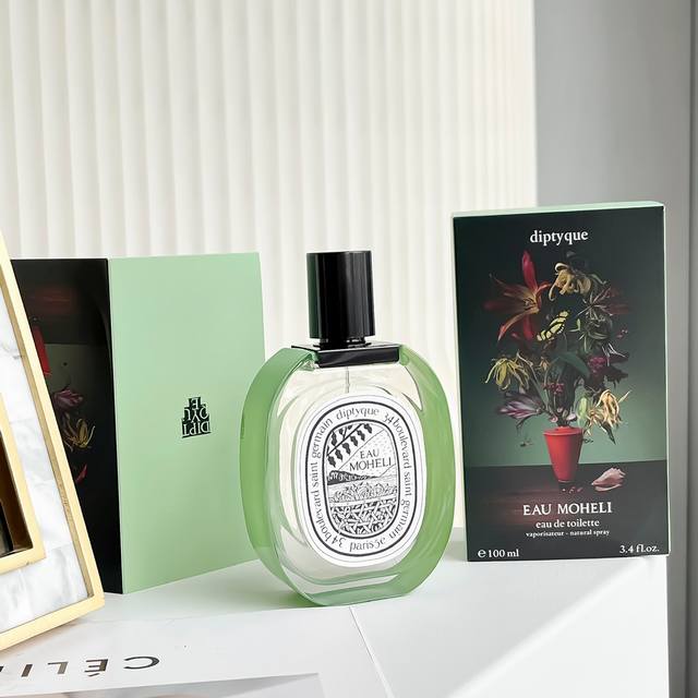 原单品质 蒂普提克限量版Diptyque Eau Moheli 依兰之水 Eau Moheli 依兰之水 香调：木质花香调 气味：依兰、广藿香、粉红胡椒、生姜、