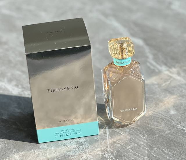 原单品质 绝美梦幻香水Tiffany&Co. Rose Gold蒂芙尼 玫瑰金女士香水不得不说蒂芙尼这次出的新品-玫瑰金女士香水，这个包装太梦幻、浪漫了！Tif