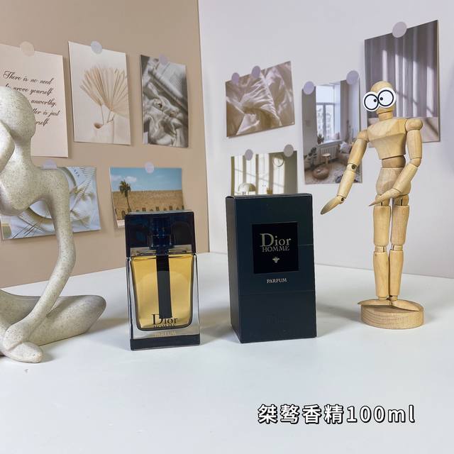 迪奥桀骜男士香精版 Ml Dior Homme Parfum, 2014 品牌：迪奥 调香师：Francois Demachy 属性：男香 香调：皮革调 前调：