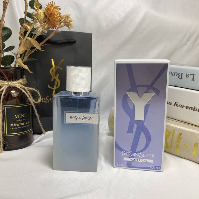 原单品质 Ysl圣罗兰新款Y先锋男士磨砂淡香清新水Eau Fraiche 100Ml 这款香水的成分散发着明亮和冰爽的清新气 息，以柠檬，姜和胡椒的辛辣混合开场