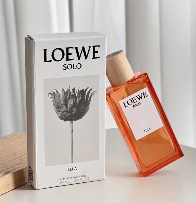 原单品质 Loewe Solo 落日弥漫的橘 Solo Ella 独奏宣言淡香水。 前调：桃子苹果橙花大马士革玫瑰 中调：白木紫罗兰阿拉伯茉莉 绿茶 尾调：琥珀