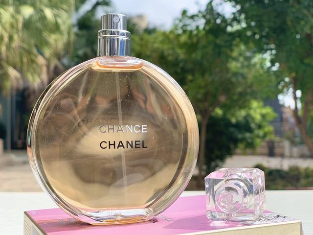 原单品质 100Ml 香奈儿 邂逅 黄邂逅 Chanel Chance Eau De Toilette前调：菠萝、鸢尾花、广藿香、粉红胡椒、风信子中调：茉莉、柠