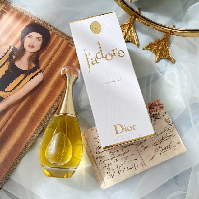 原单品质 特殊渠道货源！100Ml Christian Dior J'adore 真我香水是以花果香调为主。初调：清新的常春藤叶，甜美的柑桔果，还有一丝淡淡的黄