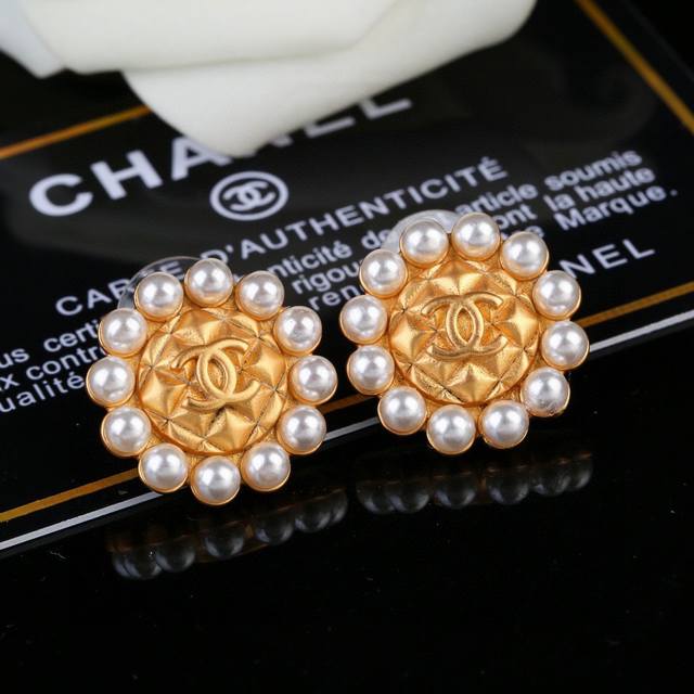 Chanel 复古金属中古耳环 简约风格超级大气 小香双C耳钉 代购级别 黄铜材质