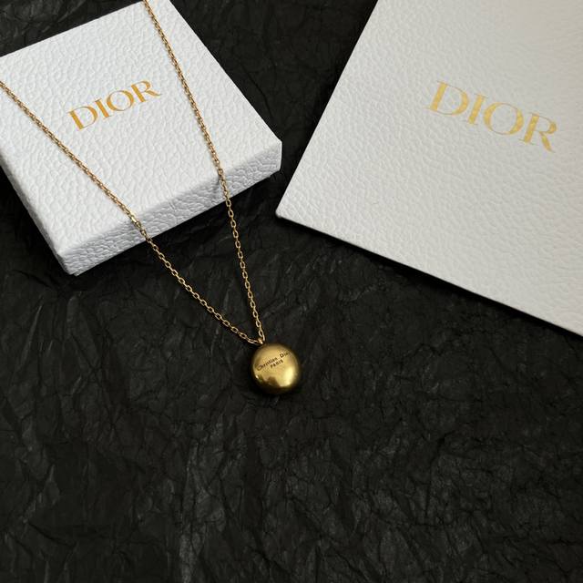 Dior 迪奥 中古 毛衣链 项链 专柜一致上新 精选原版一致 黄铜材质 甜美气质高雅。 长度：129厘米