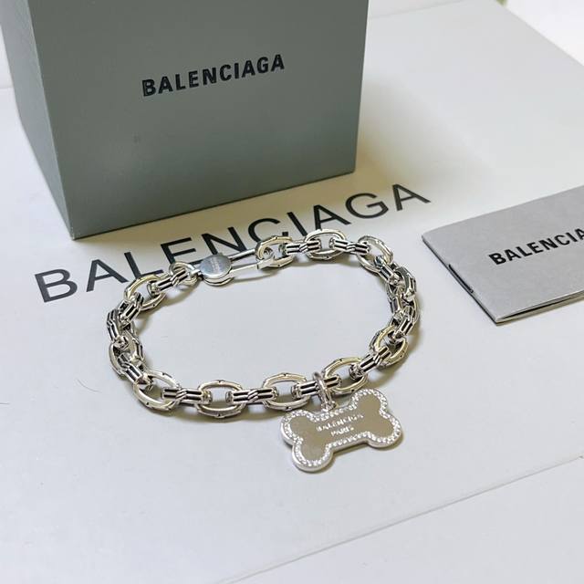 原单货新品 巴黎世家手链Balenciaga手链专柜一致巴黎世家手链 男士火爆款出货 设计独特 前卫 男士必备！码数18 20 22 24Cm