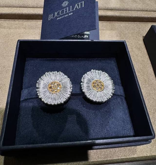 雏菊耳钉布契拉提 Buccellati 意大利高级珠宝品牌 复古宫廷风耳钉亚金材质 18K厚金分色电镀 高品质 布契拉提耳钉 太阳花耳钉