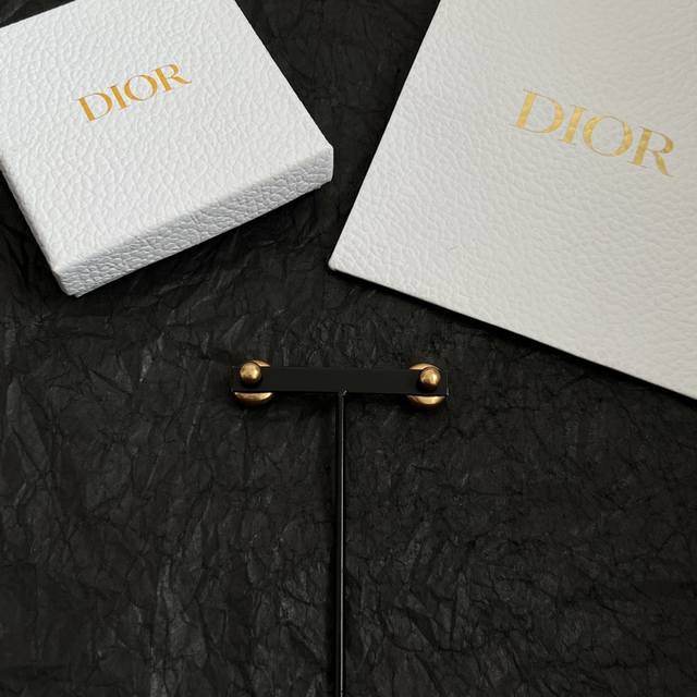 Dior 迪奥 中古 耳钉 精选原版一致 黄铜材质 甜美气质高雅。