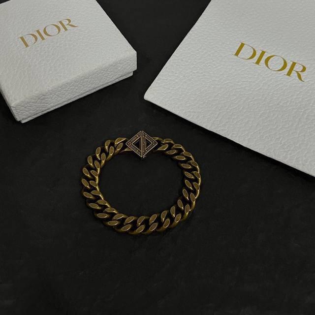 Dior 迪奥 中古 手链 专柜一致上新 精选原版一致 黄铜材质 甜美气质高雅。