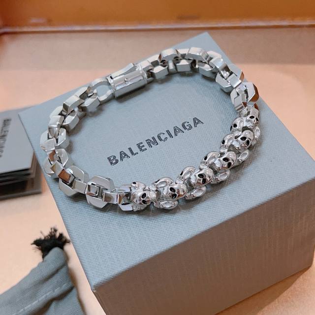 原单货新品 巴黎世家手链Balenciaga手链专柜一致巴黎世家手链 男士火爆款出货 设计独特 前卫 男士必备！