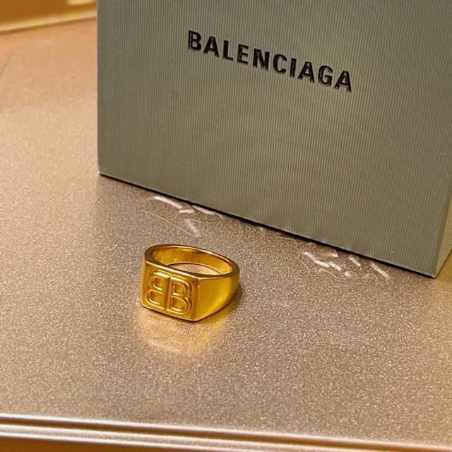 原单货新品 巴黎世家戒指 Balenciaga戒指专柜一致巴黎世家戒指火爆款出货 设计独特 前卫 超级闪亮的V金 码数6789 10 11