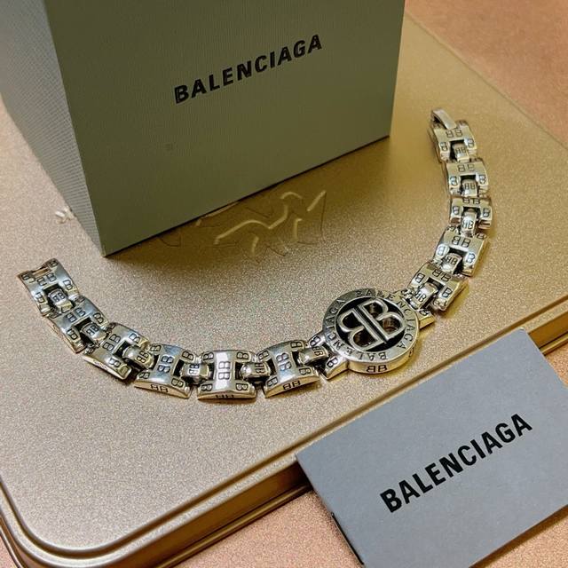 原单货新品 巴黎世家手链Balenciaga手链专柜一致巴黎世家手链 男士火爆款出货 设计独特 前卫 男士必备！复古做旧设计 任带不氧化不退色