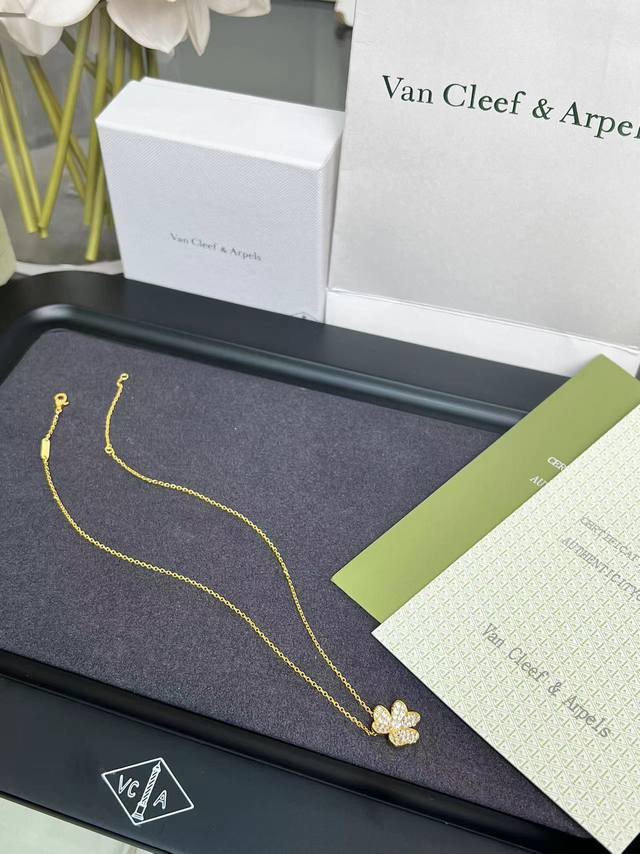 Van Cleef & Arpels 梵克雅宝大小号满钻三花系列项链出货 Au 750 18K工艺 数字编码 此款的经典 每个女孩都无法抗拒 ！40+5Cm可调