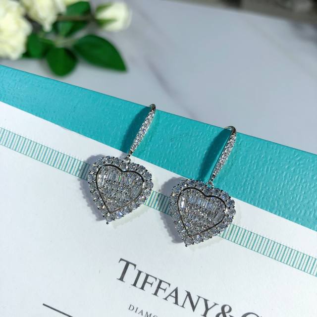 925Tiffany蒂芙尼方钻爱心耳勾 新款 群镶梯方满钻爱心耳环 甜美清新可爱 减龄神器 夏天佩戴舒适