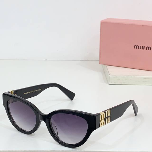 Miu M*Model: Smu01Vsize：52口21-140