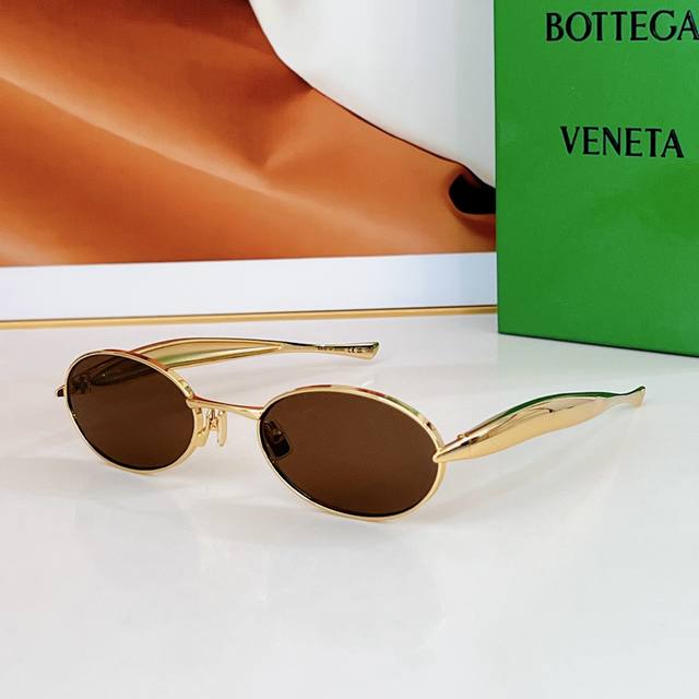 Bottega Veneta Model：Bv1386S Size:58口22-135