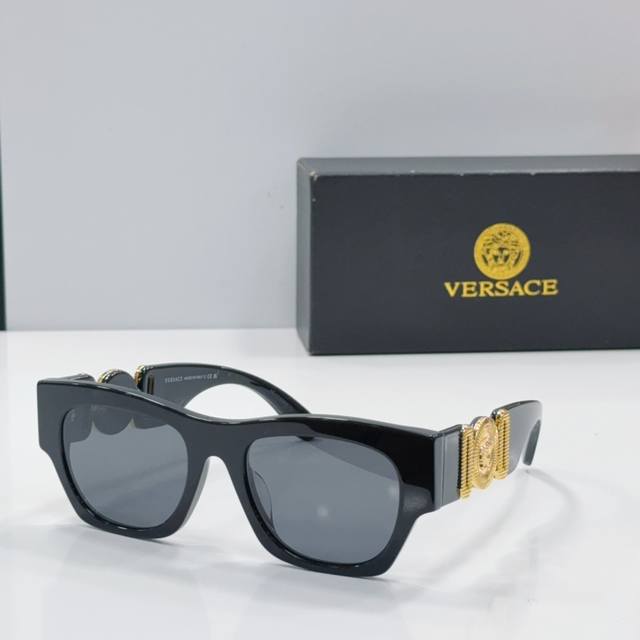 Versace Model: 4479U Size:52口19-140 金灿灿Logo 电镀与美杜莎人头完美结合 突显品牌魅力 品质肉眼可见 就让细节来诠释 不